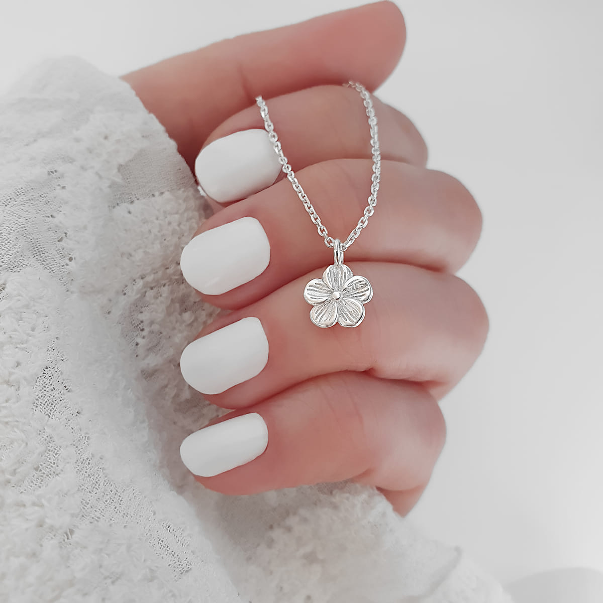 925 Silber winzige Kirschblüten Halskette