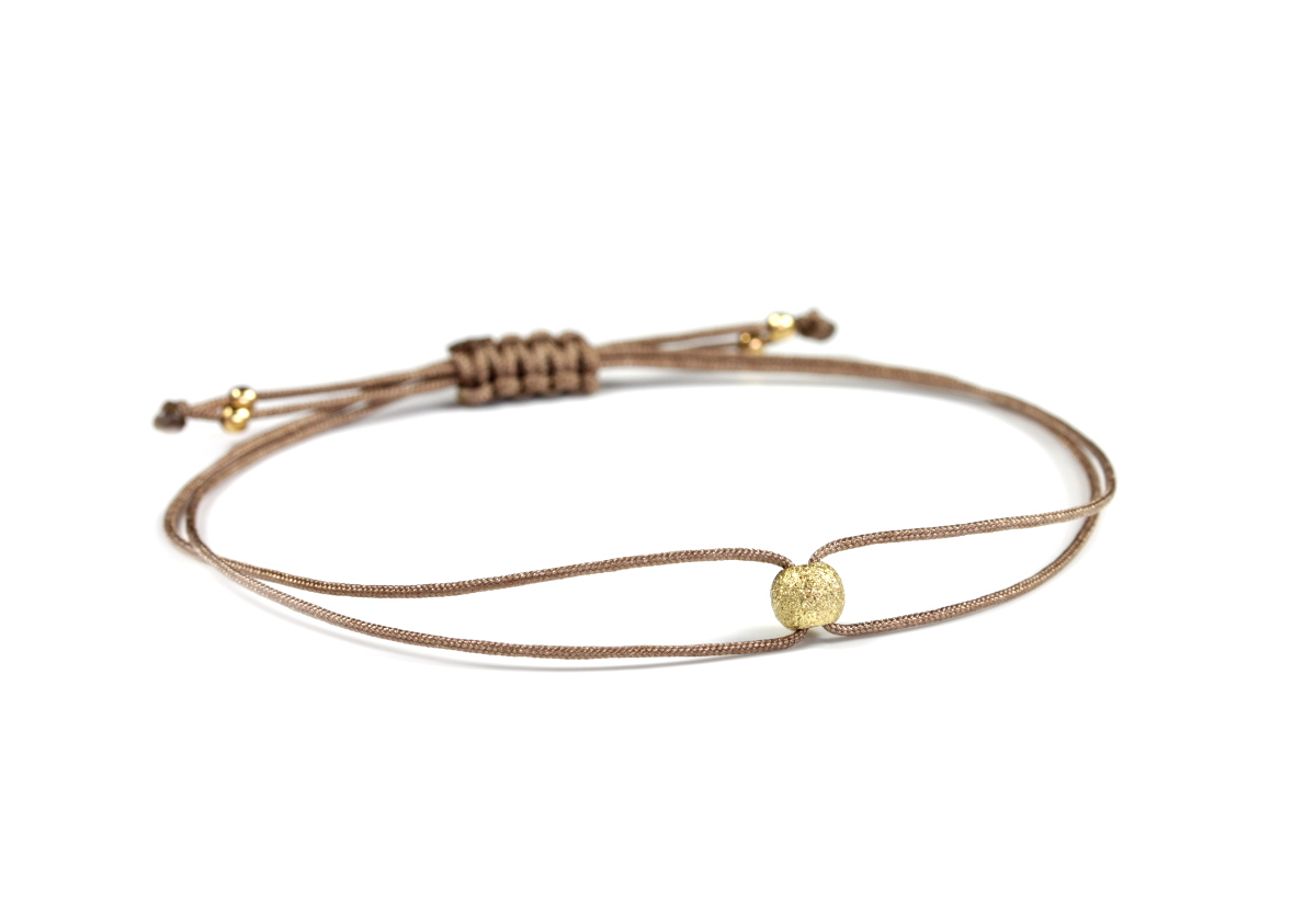 Textilarmband mit Perle in Taupe-Gold